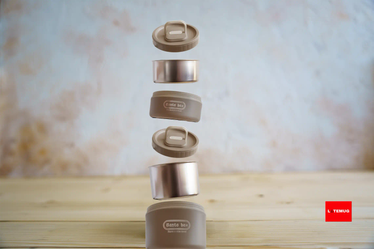 ظرف غذا(لانچباکس)6تیکه هست و شامل 2درب ،2کاسه پلاستیکی،2کاسه استیل میباشد