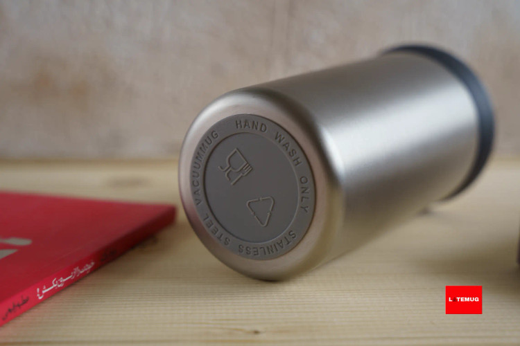 انتهای تراول ماگ استوپر سیلیکونی داره