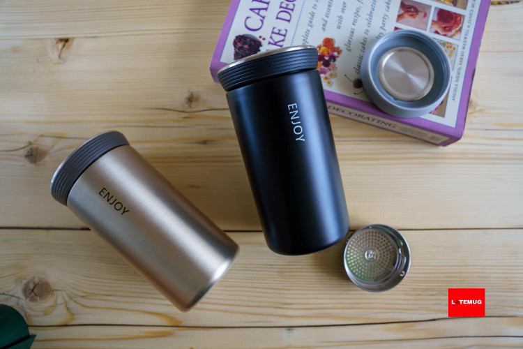 تراول ماگ enjoy توری دمنوش داره و واشر درب محکم هست بنابراین اصلا نشتی نداره رنگ مشکی و استیل