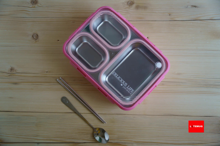 ظرف غذای استیل واشر جدا ۳خانه صورتی همراه با قاشق و چاپ استیک