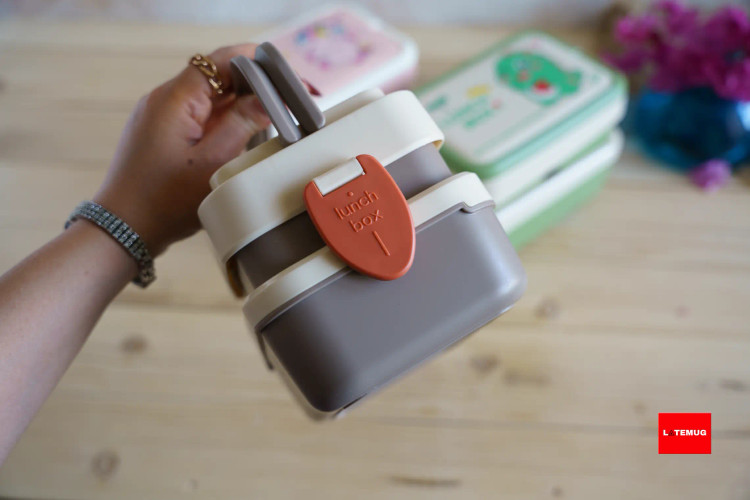 دوتا قفل محکم دو طرف ظرف وجود داره