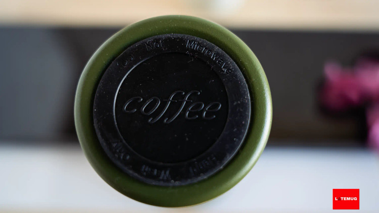 کف تراولماگ ضربه گیر سیلیکونی دارد