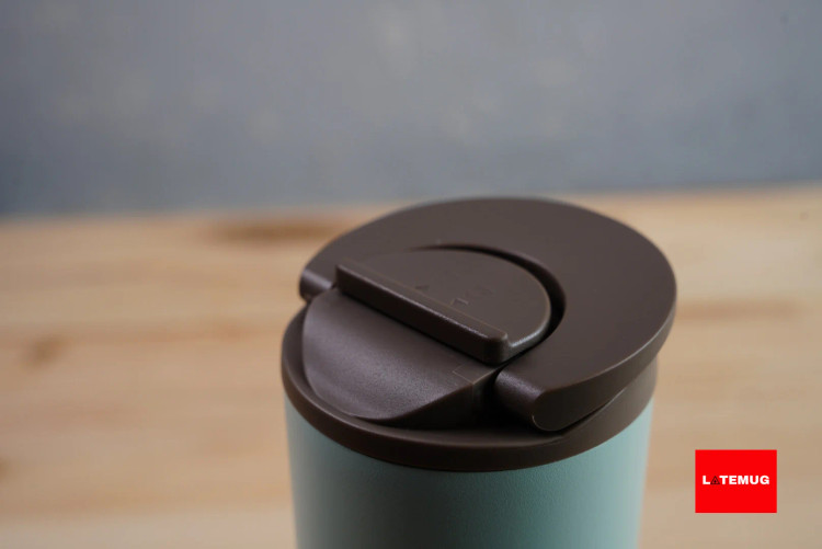 در این حالت قفل درب تراول ماگ بسته است