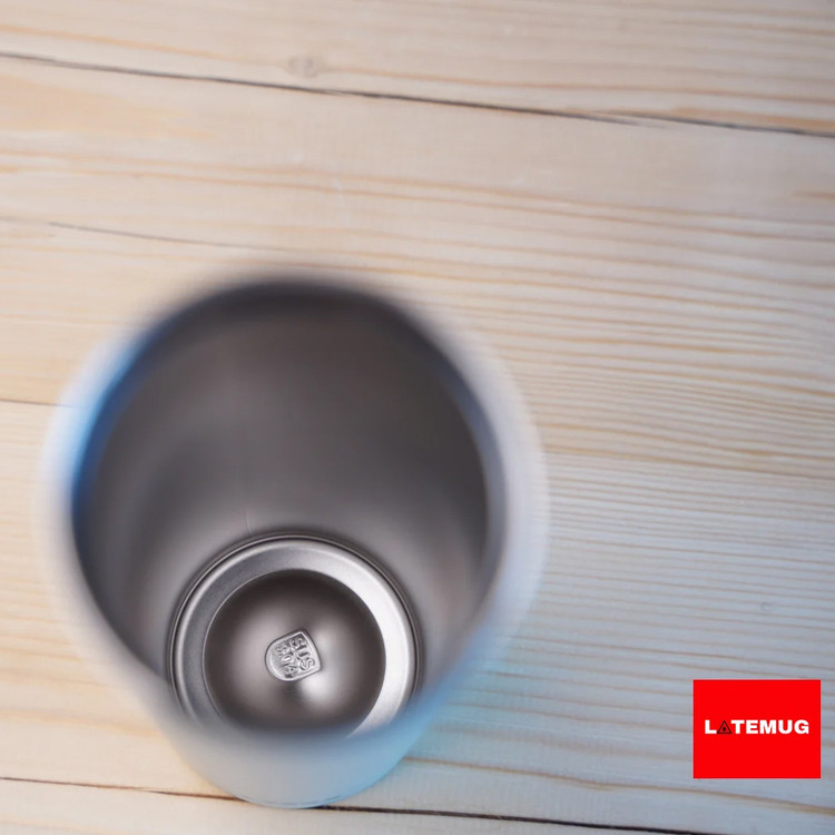 استیل دو جداره ۳۰۴ ضد زنگ نگهداری دمای سرد و گرم دارد