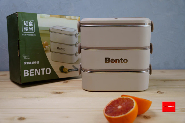 ظرف غذا(لانچباکس)۲۵۰۰میل سه طبقه بنتو رنگ کرم.جعبه دارد