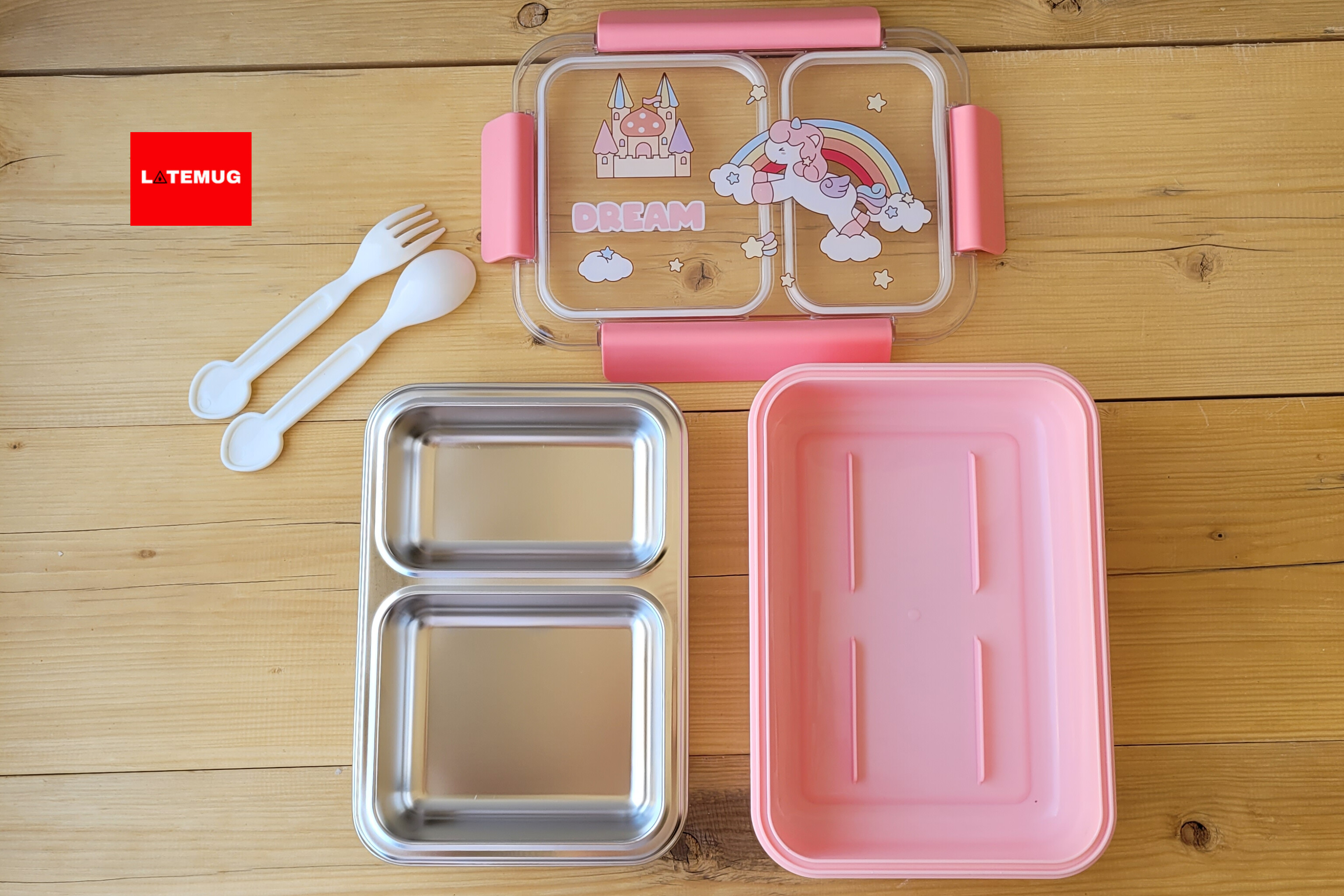 قسمت‌های تشکیل دهنده ظرف غذای دو خانه داخل استیل استیل واشر دار طرح یونیکورن :ظرف استیل، ظرف پلاستیکی، درب واشردار، قاشق و چنگال اختصاصی