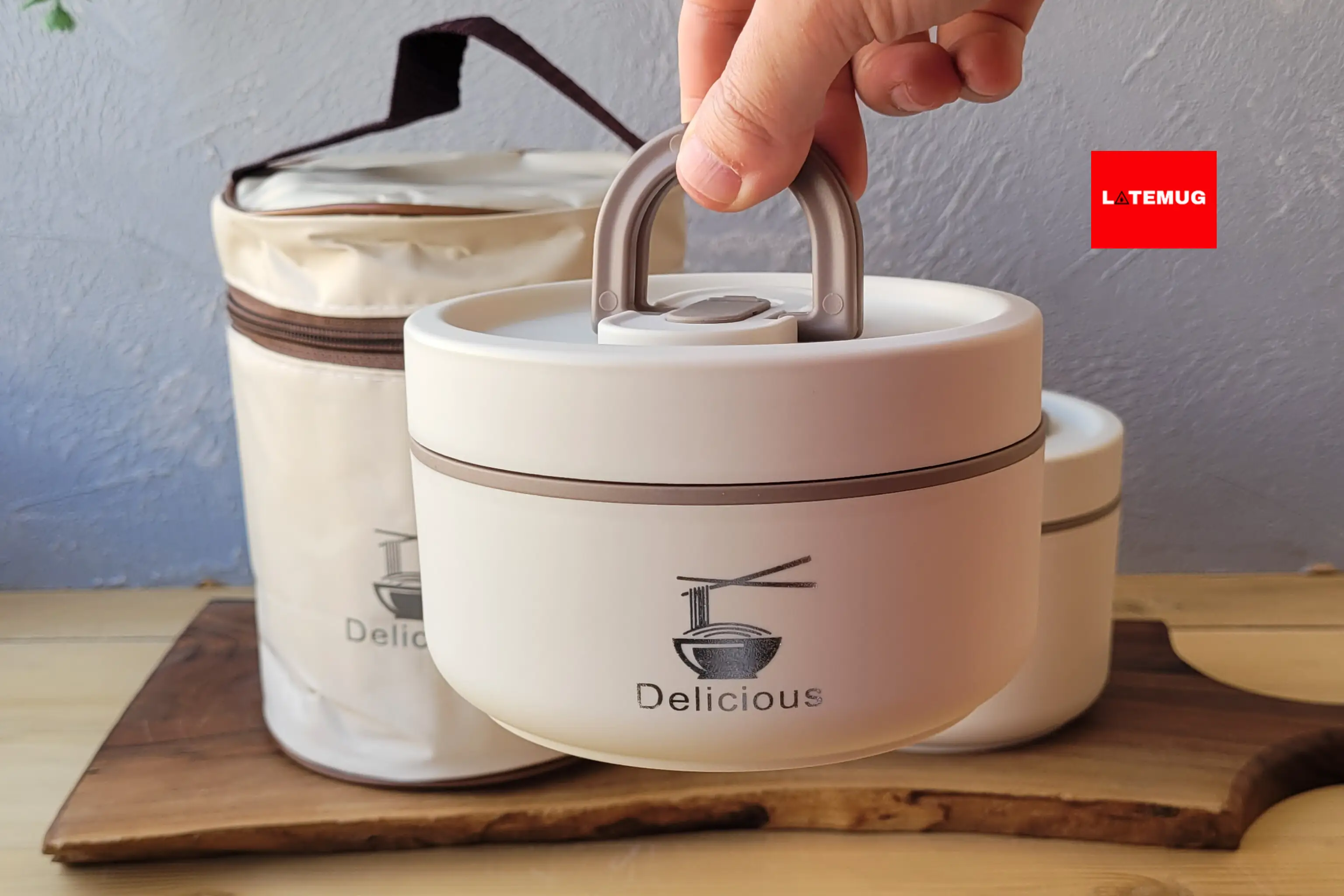 روی هر دو درب دسته تاشو وجود داره