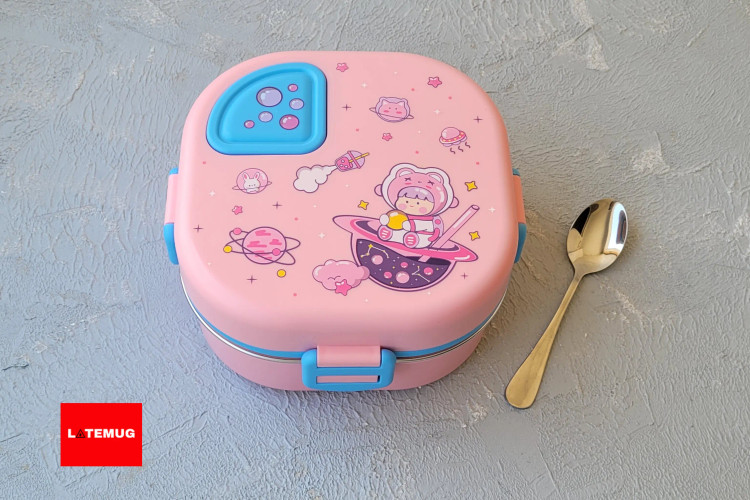 ظرف غذای یک و نیم طبقه فضانورد همراه با قاشق استیل صورتی