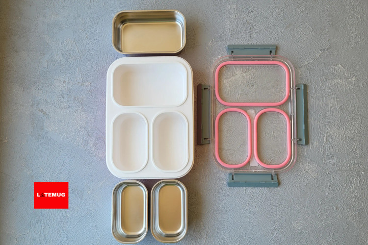 قسمت استیل هر خانه جدا میشه و میتونید هر خانه رو که نیاز به گرم کردن داره داخل فر یا گرمگن بذارید