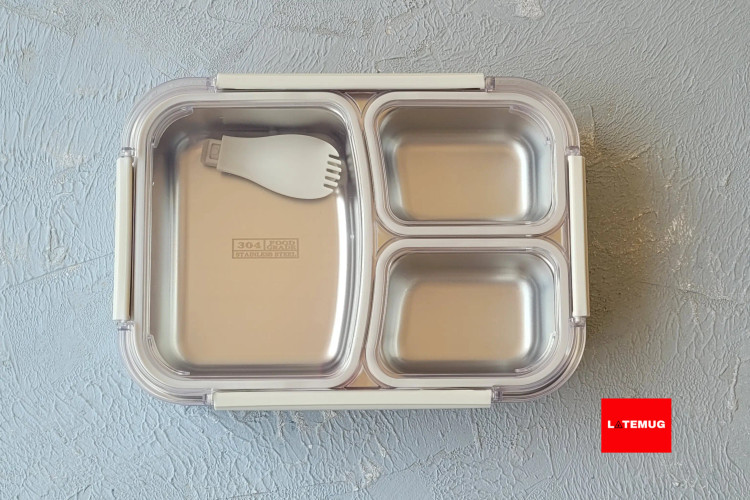 ظرف غذای سه خانه داخل استیل واشر جدا همراه با قاشق پلاستیکی رنگ سفید
