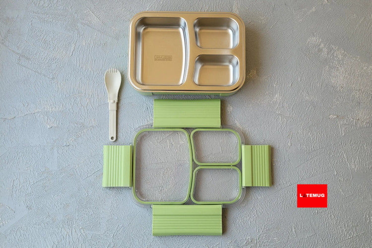 استیل ظرف سه خانه هست واز قسمت پلاستیکی جدا میشه