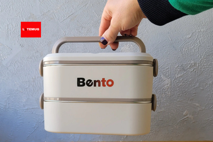 دارای دسته تاشو قابل حمل